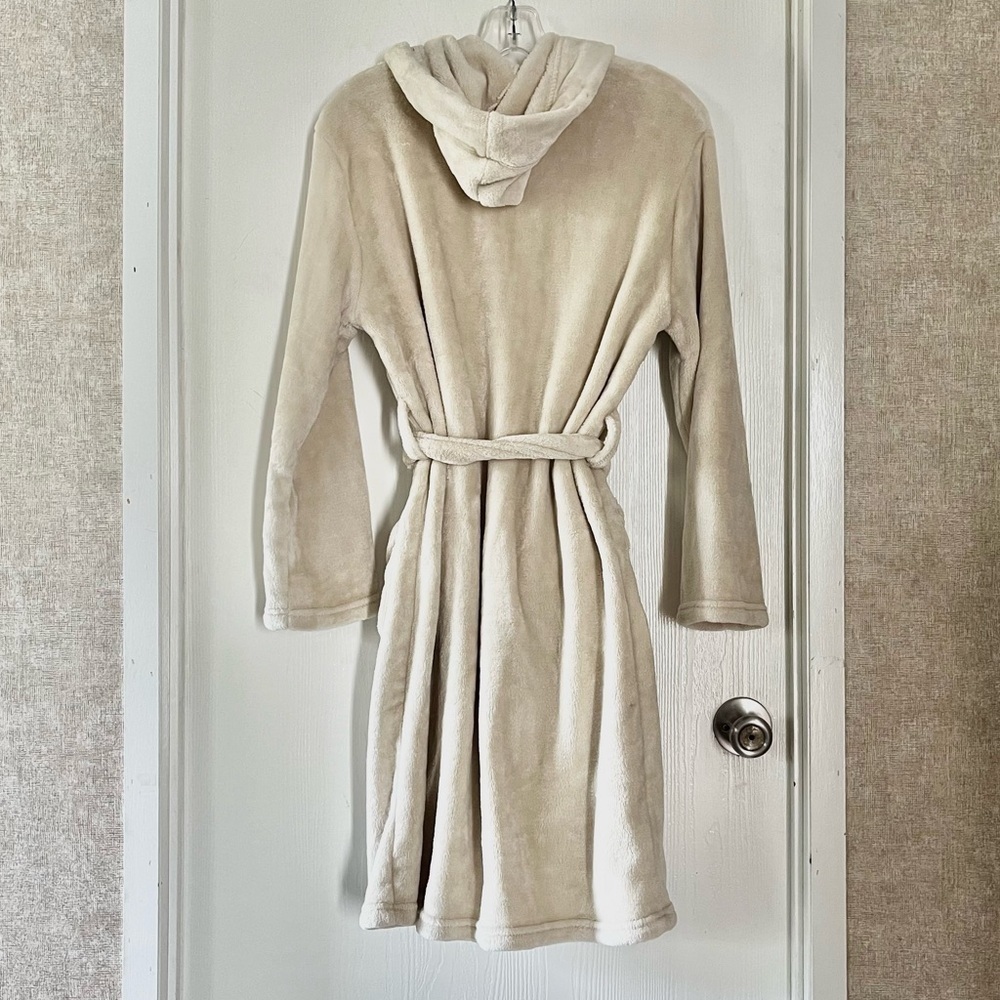 Summer & Rose Plush Cozy Robe - Picture 7 of 11